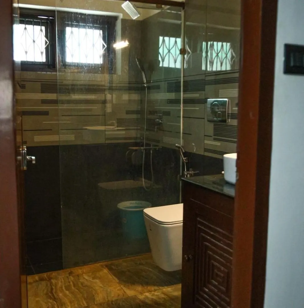 Ocean Queen Palace Poovar 0*,