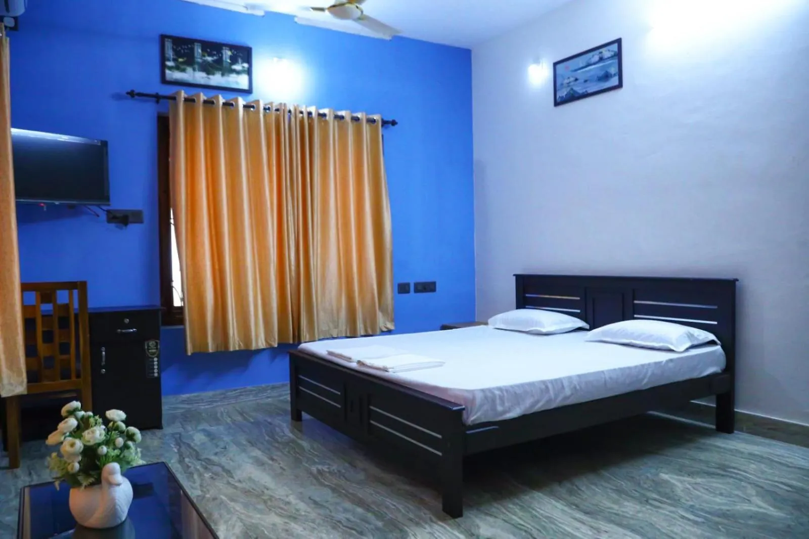Rum i privatbostad Ocean Queen Palace Poovar